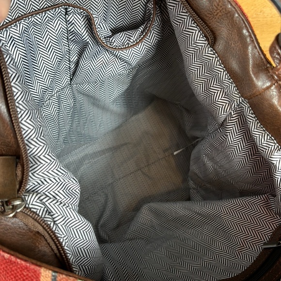 Pattern fringe HOBO bag multi colors, Size 16"x13"x5.5" - Picture 6 of 9